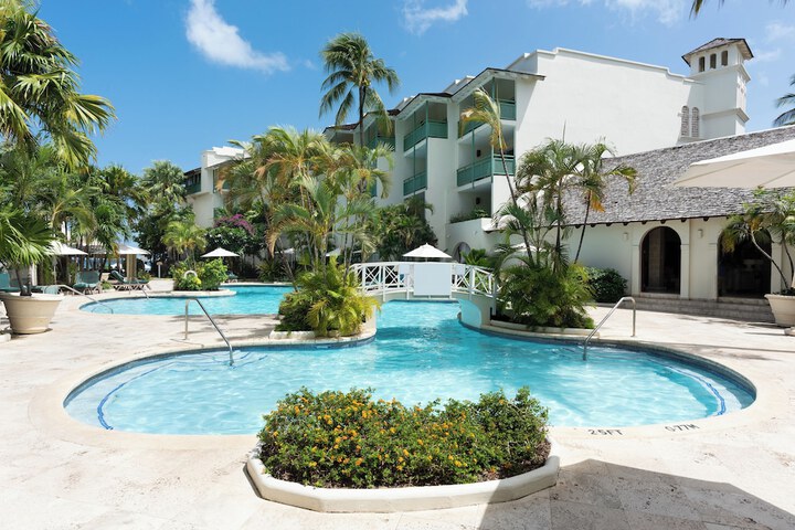Hotel with Pool