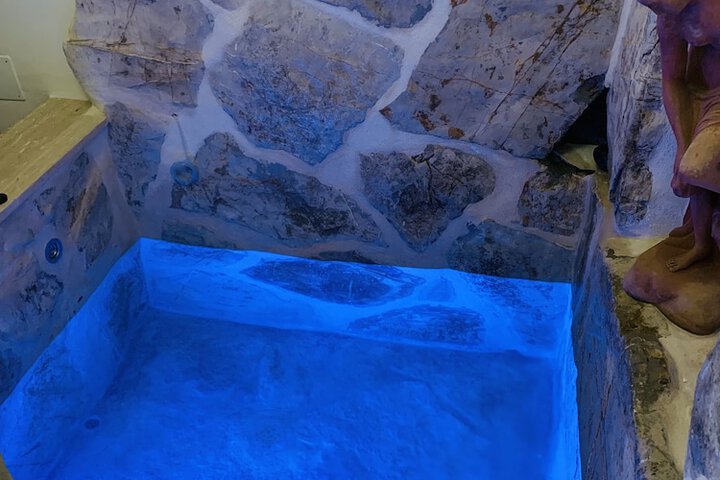 Hot Tub 40 of 67