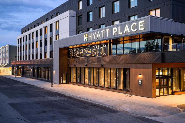 Hotel 11 of 13