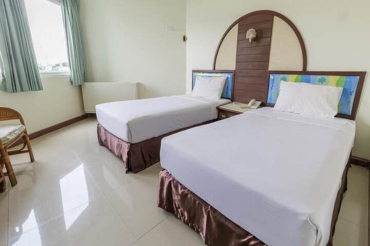 Room 16 of 37