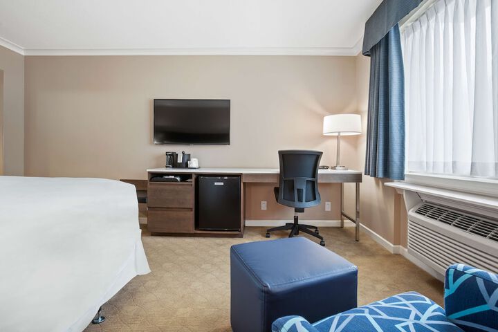 Room 9 of 26