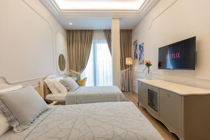Room 12 of 23