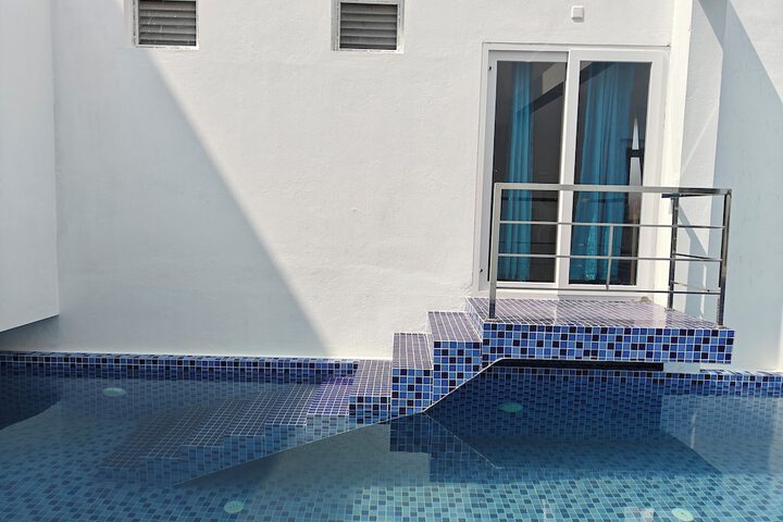 Pool 76 of 83