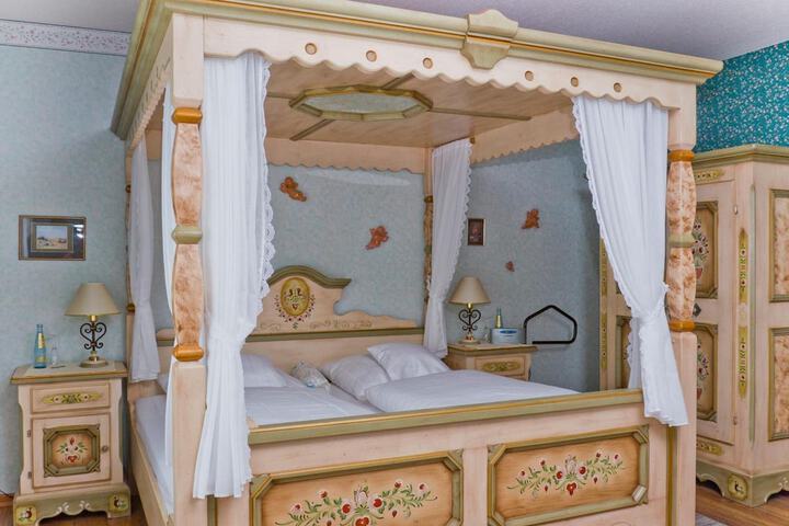 Room 17 of 54