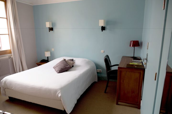 Room 3 of 33