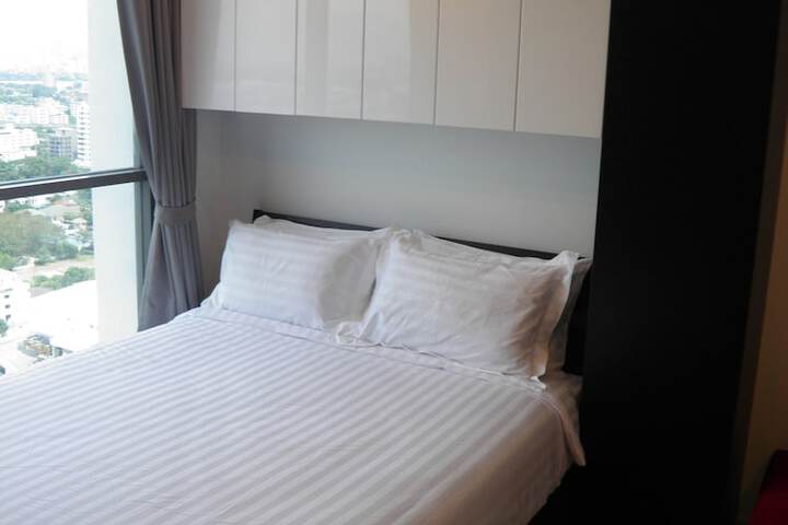 Room 2 of 38