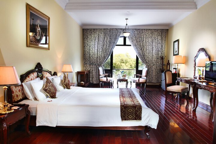 Room 10 of 50