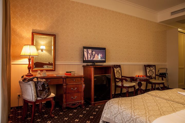 Room 12 of 61