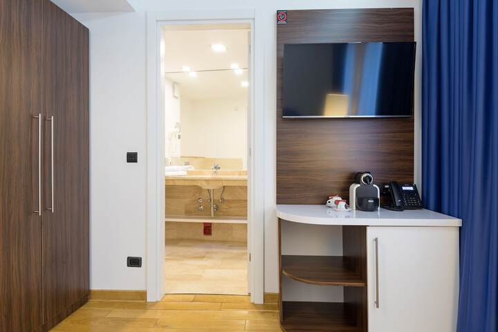 Room 5 of 36