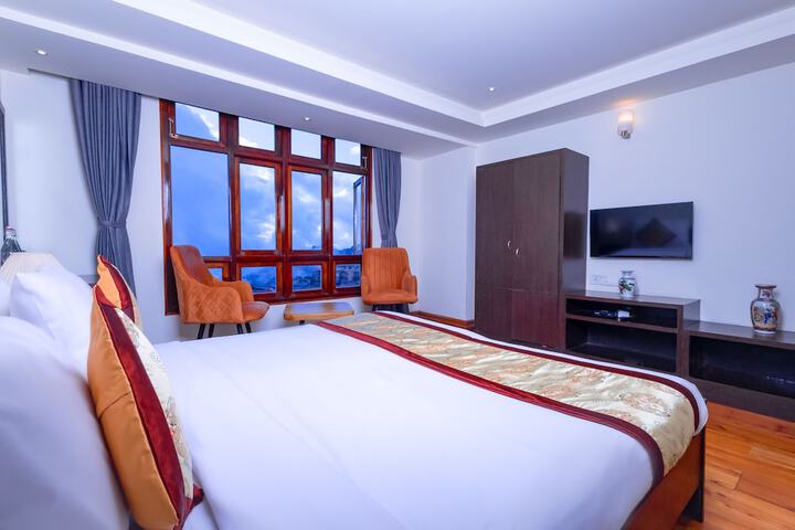 Room 13 of 49
