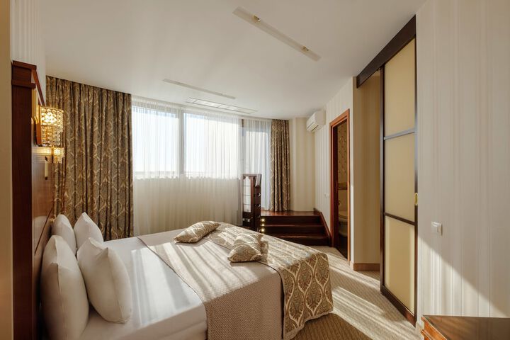 Room 17 of 53