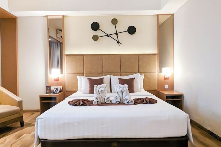 Room 35 of 64