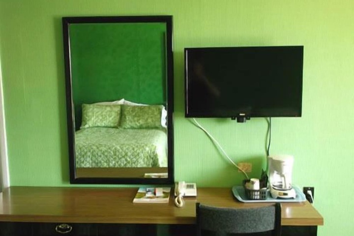 Room 30 of 47
