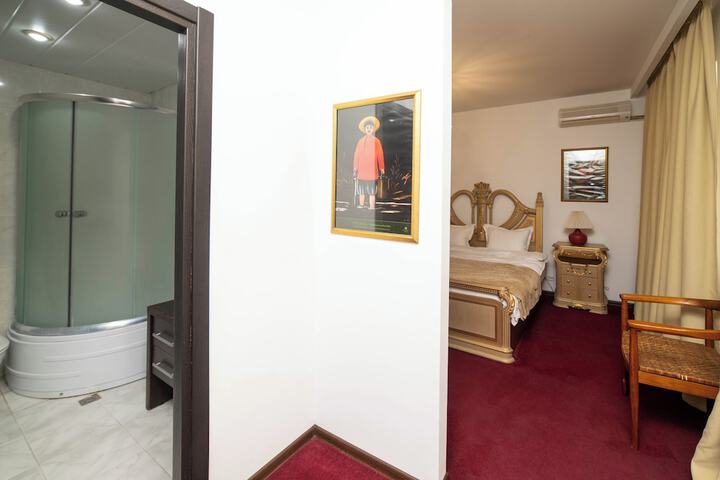 Room 15 of 26
