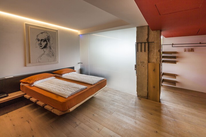 Room 12 of 95