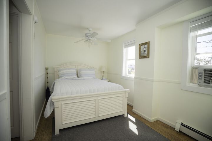 Room 30 of 384