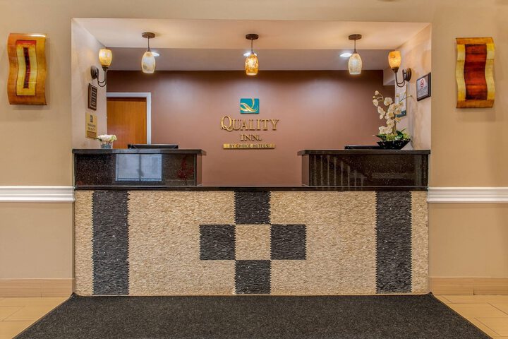 Entrance & Lobby