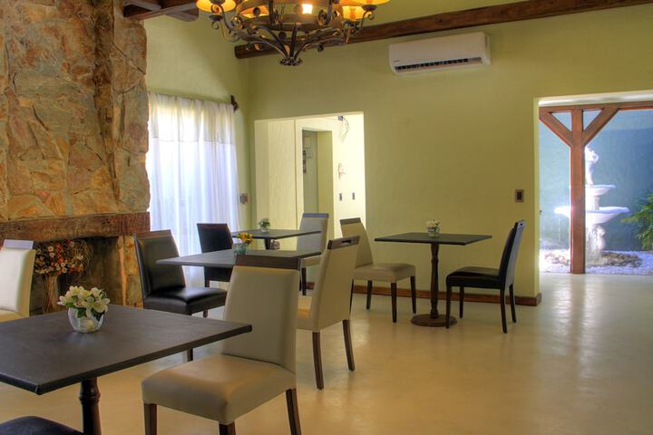 Lounge 99 of 118