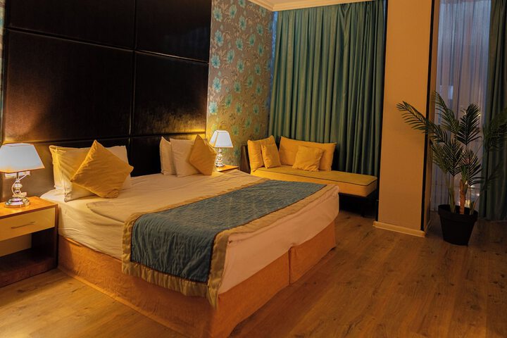 Room 16 of 60