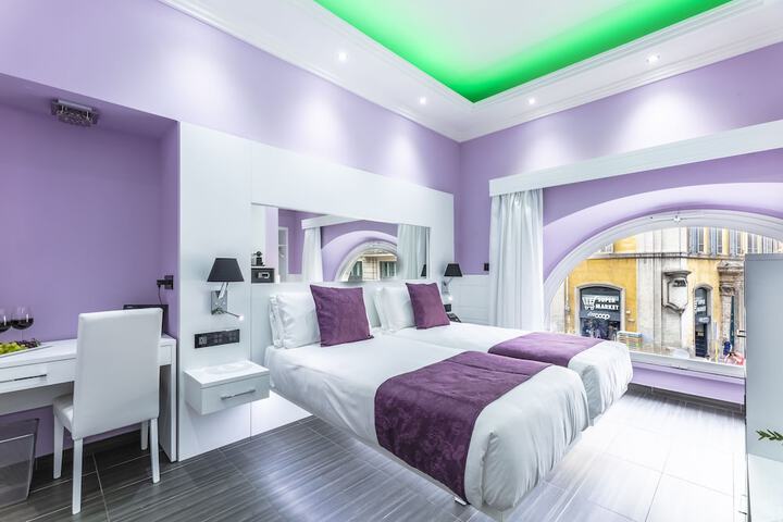 Room 32 of 142