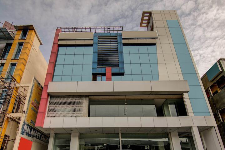 OYO 14669 Mayurs Residency