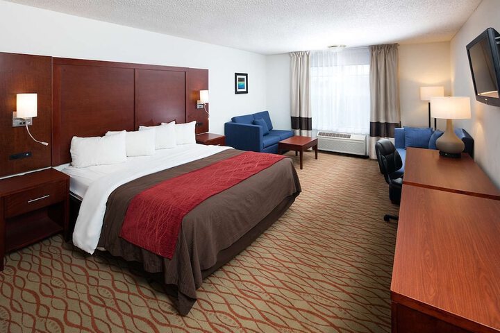 1 King Bed (9 of 10)