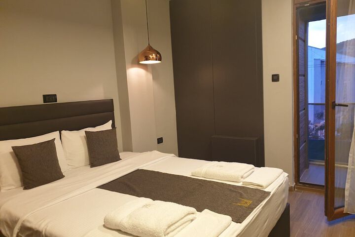 Room 33 of 52