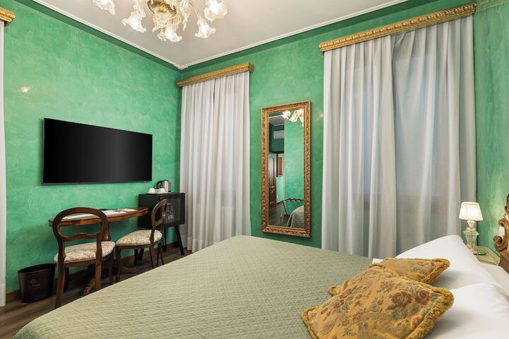 Room 38 of 59