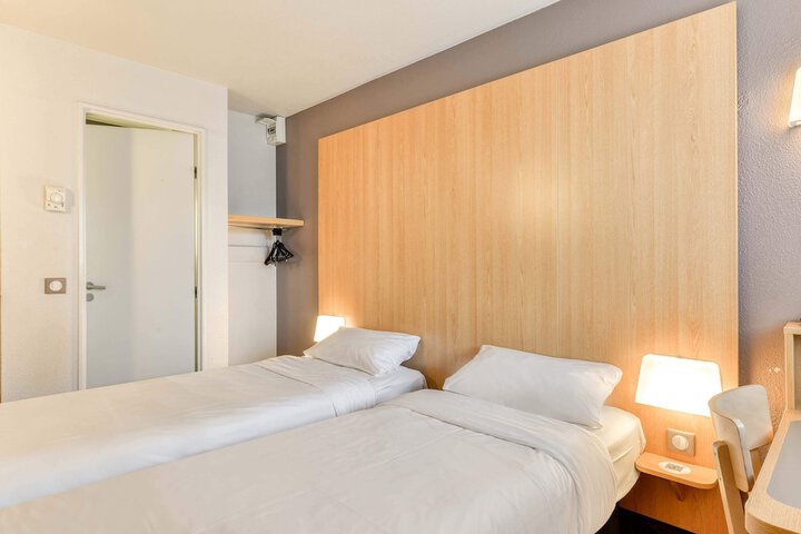 Room 22 of 45