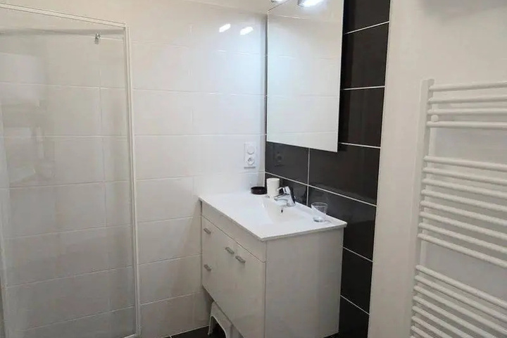 Room 7 of 14