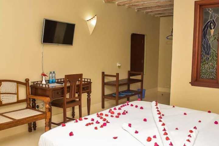Room 4 of 38