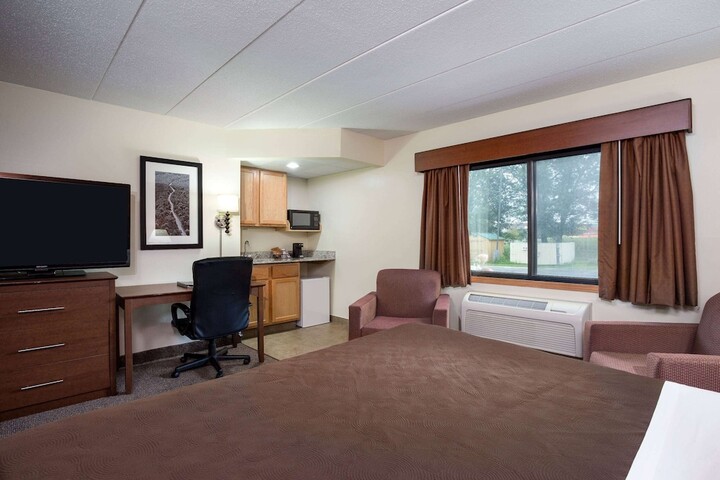 1 King Bed Deluxe Room (11 of 11)