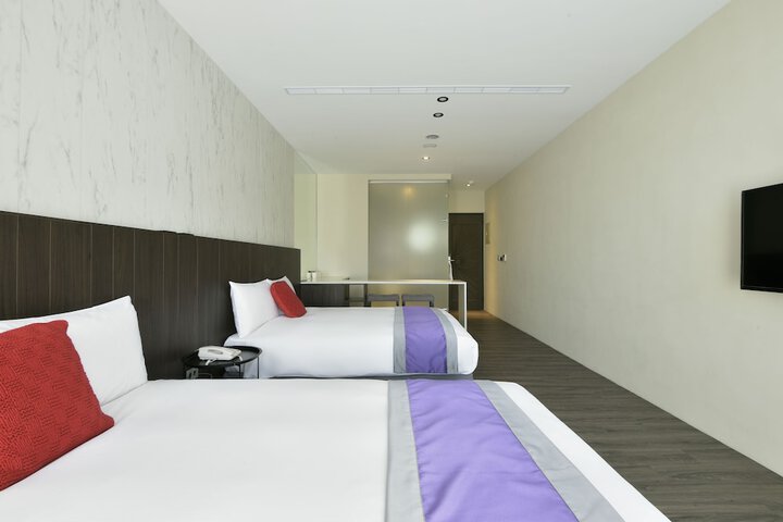 Room 8 of 51