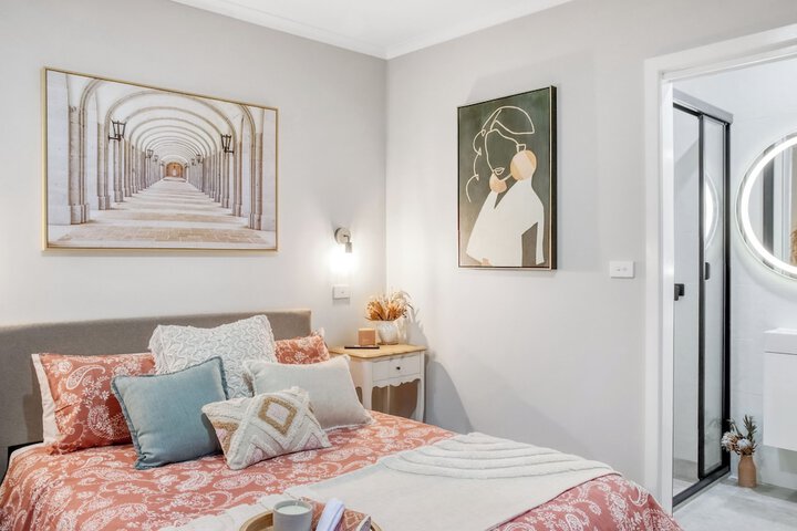 Room 6 of 39