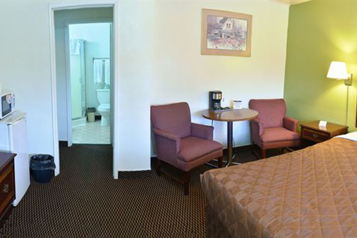 Room 6 of 38