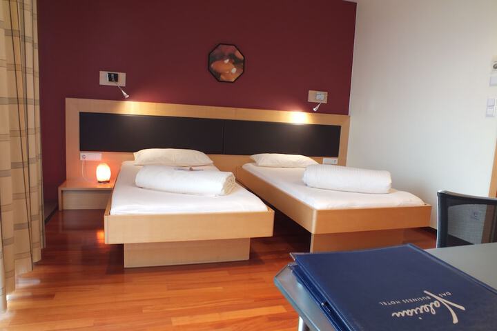 Room 12 of 39