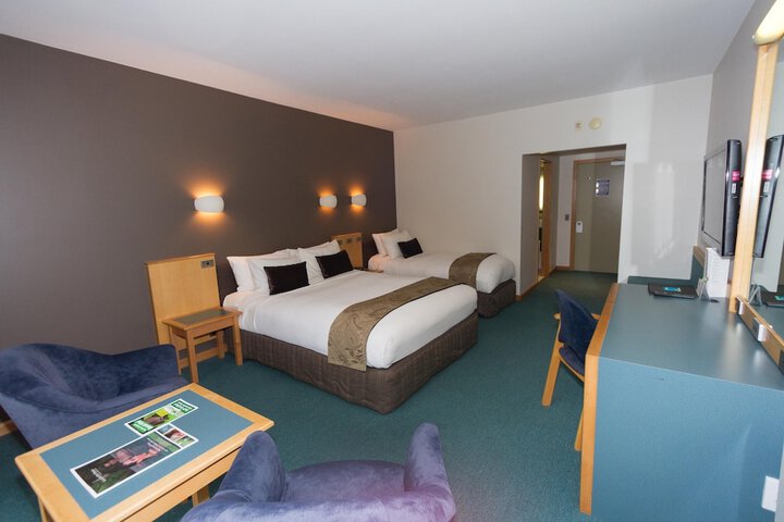 Room 9 of 44