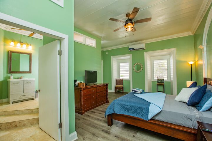 Room 14 of 171