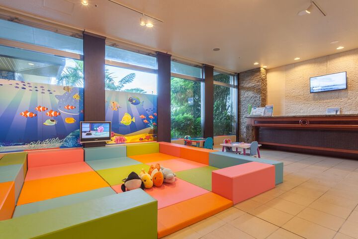 Hotel Interior 8 of 128