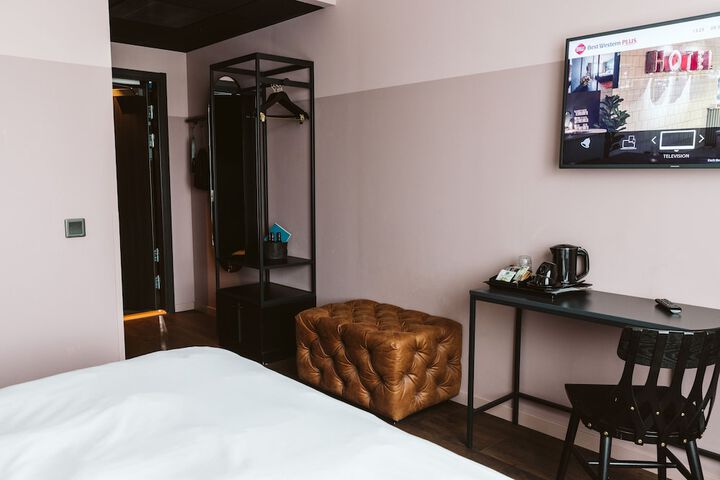 Room 25 of 159