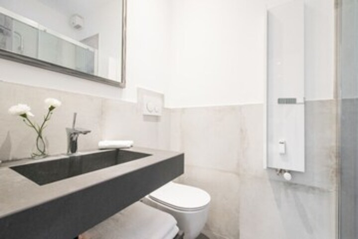 Room 4 of 27