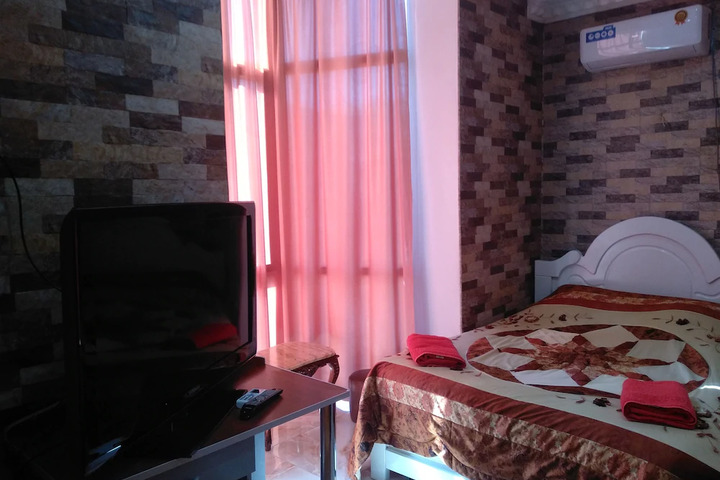 Room 8 of 10