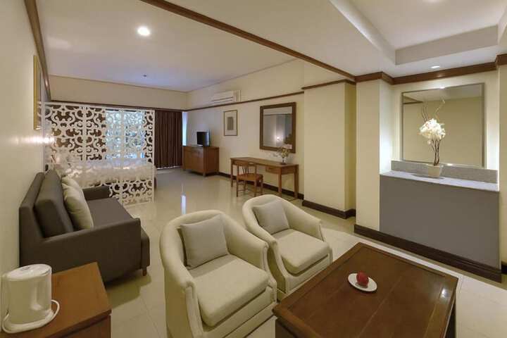 Room 12 of 42