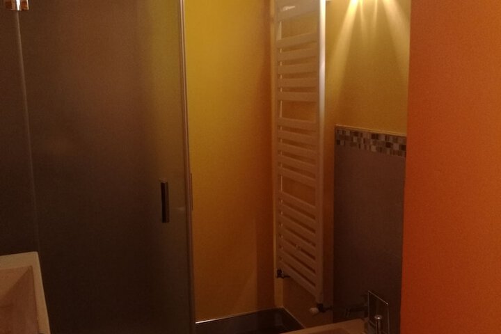 Room 49 of 98