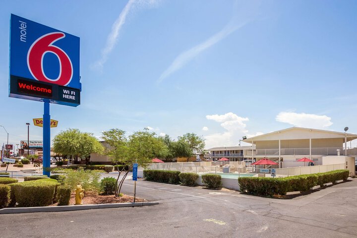 Motel 6 Youngtown AZ Phoenix - Sun City Youngtown | Bookonline.com