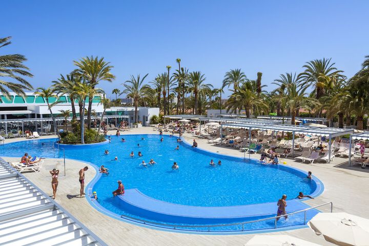 Hotel Pool