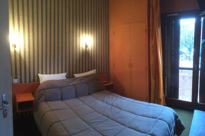 Room 12 of 80