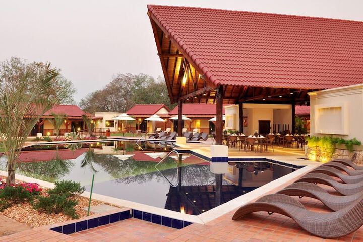 Hotel with Pool