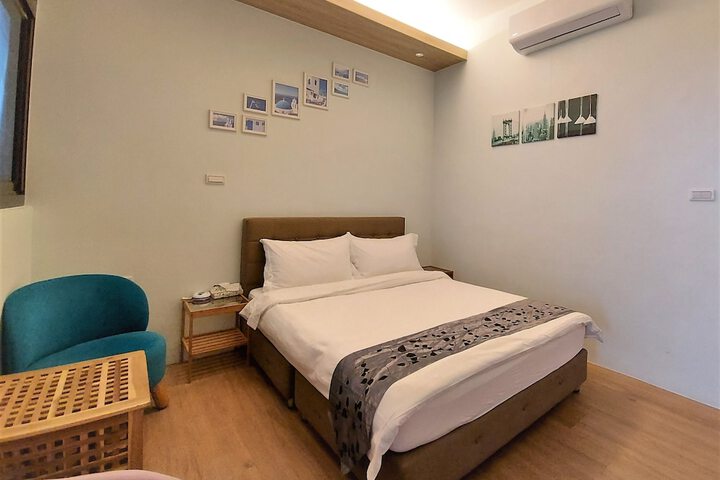 Room 16 of 92
