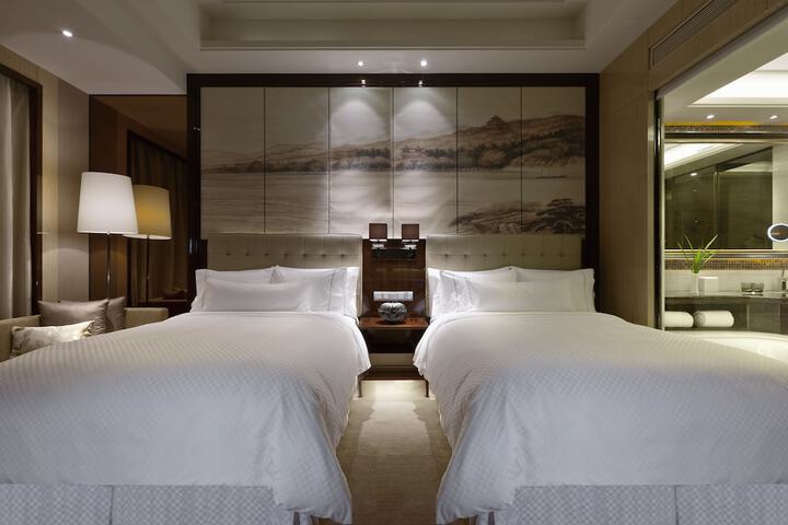 Room 6 of 95